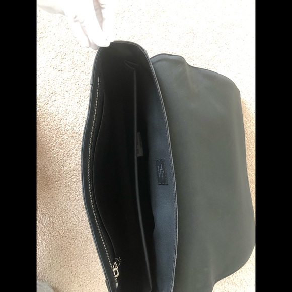 !!!SOLD!!! Louis Vuitton District messenger bag - Picture 6 of 8